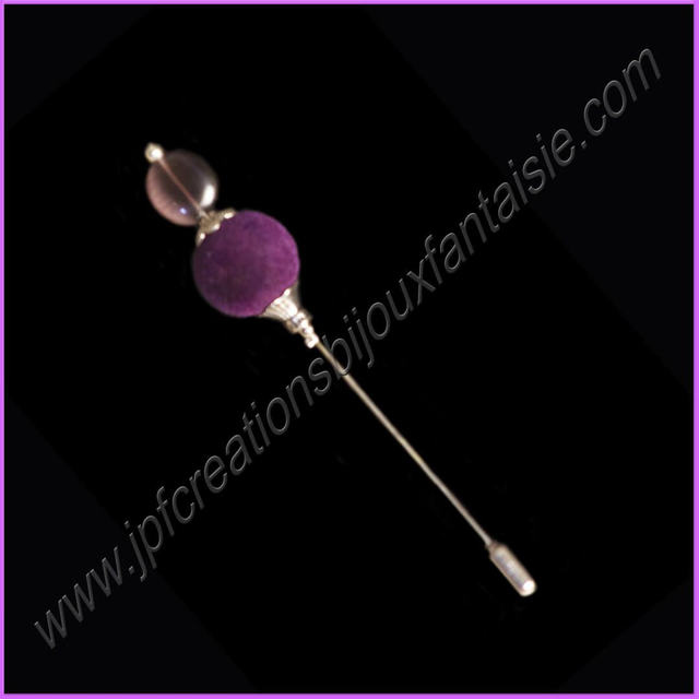 Broche verre et velours violet