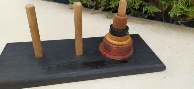 Torre de Hanoi base en madera de ebano