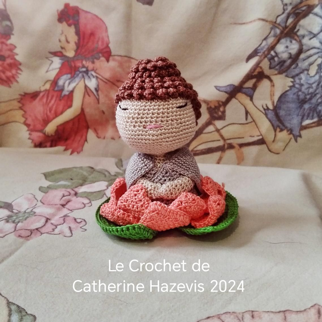 2024 Bouddha en kimono gris 