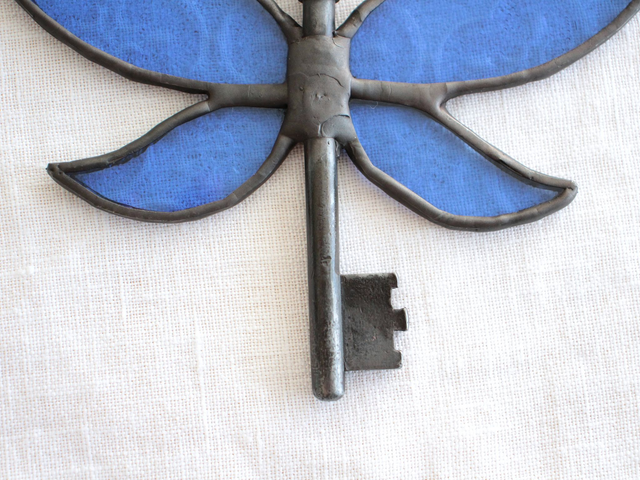 🗝️ Clé volante féerique "Mélusine" en vitrail