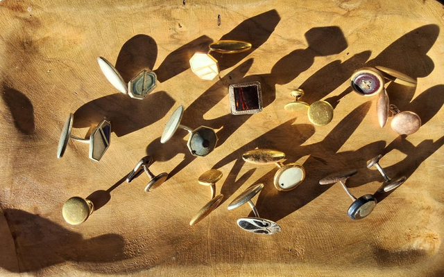 Lot de boutons de manchettes dépareillés