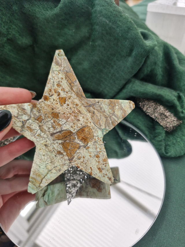 Green grape agate star