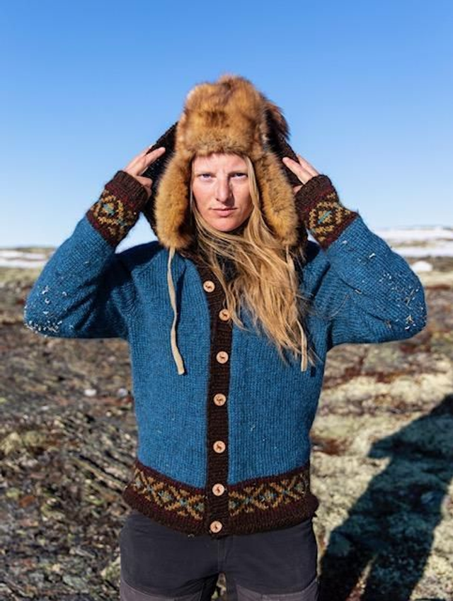 Qanik Sweater Kit - Col 08 - (Hooded Blåne) - Wool &amp; Pattern - Linka Neumann