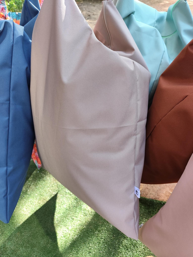 Puff praia castanho claro