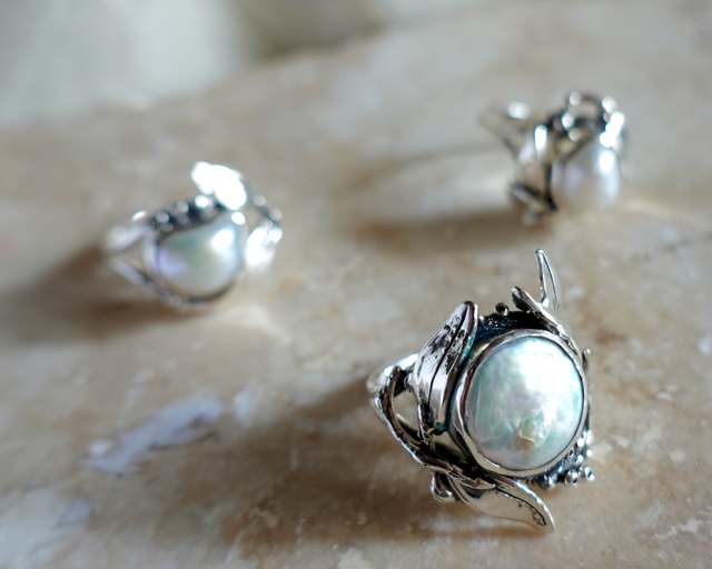 Anelli Curaes con perla barocca