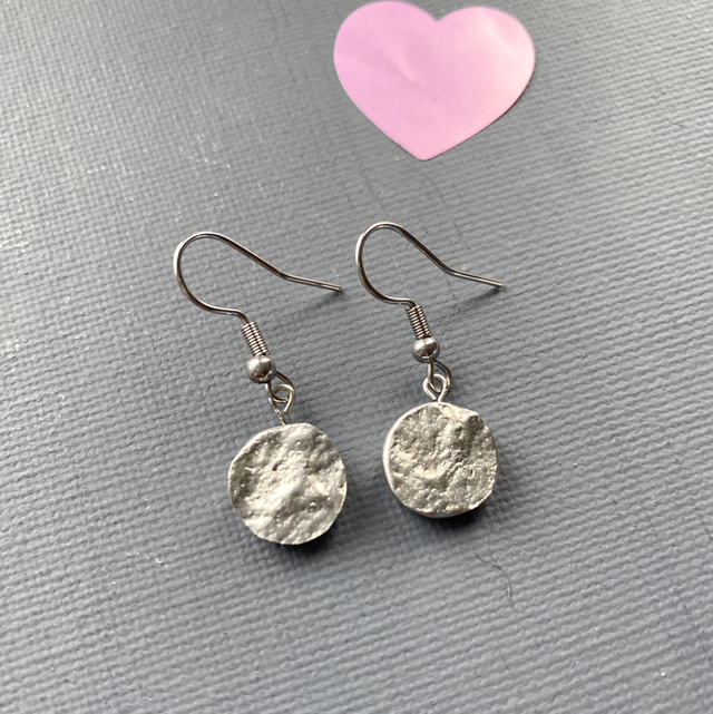 Outlander filming locations drop earrings 
