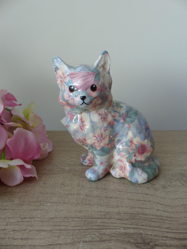 Figurine Chat Rose en Céramique à Découpage Floral - Global Studio - Quimper, France - Vintage - Décoration Chambre Enfant ou Bébé