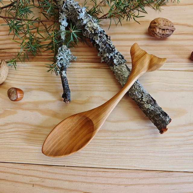 Cuillère en merisier style "queue de baleine" pour droitier-C337