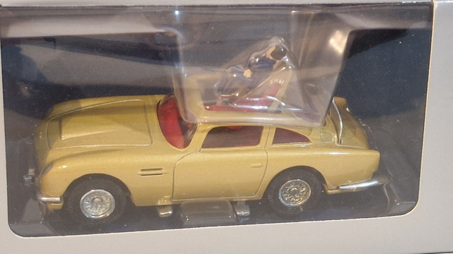 Aston Martin DB5 & 1937 Rolls Royce Sedance DeVille