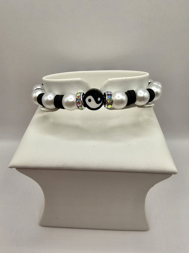 Heishi Clay Bead &amp; Faux Pearl 'Yin-Yang' Bracelet.
