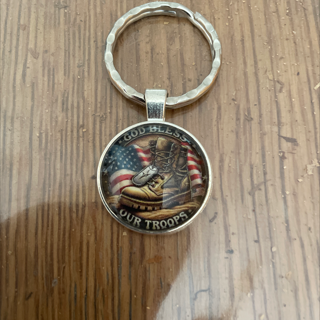 Porte clé métal boule modèle 9