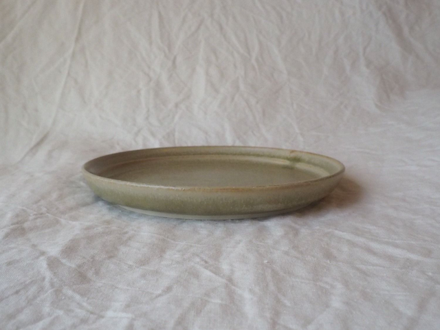 Assiette vert sombre