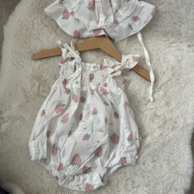 Strawberry romper &amp; hat set (0-3 months)