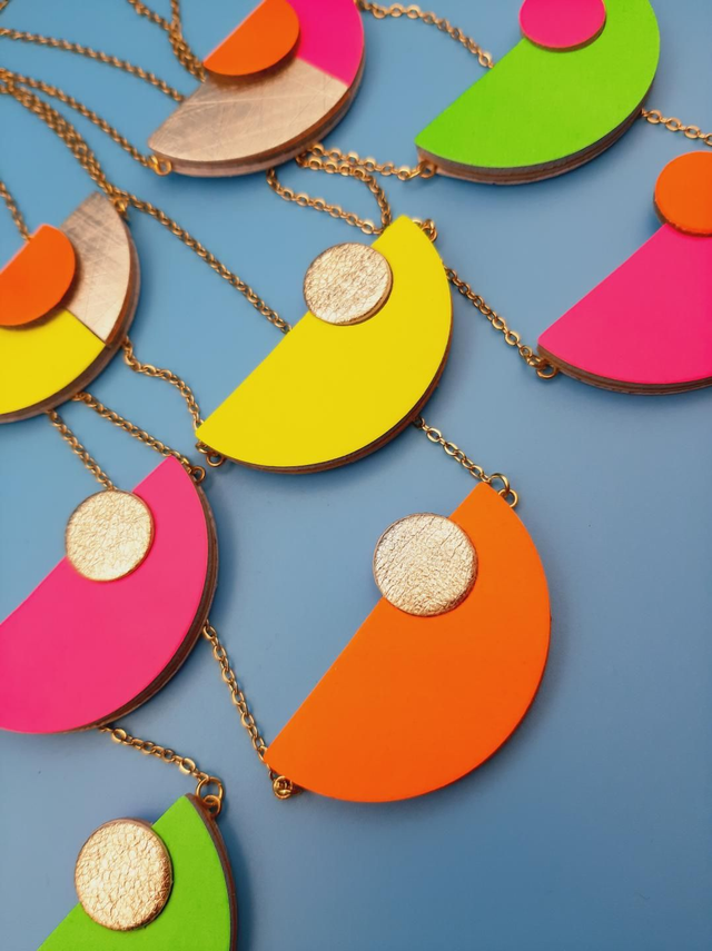 Semi-circular pendant - yellow