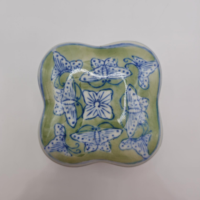 Petite boîte en céramique