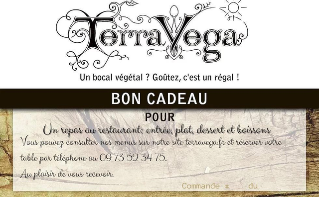 C) Bon cadeau pour un menu entrée-plat-dessert et boissons