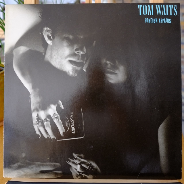 TOM WAITS - Foreign affairs