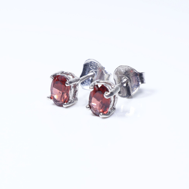 Pair of Vintage Sterling Silver 925 Small Dainty Delicate 5x4mm Oval Cut Red Garnet Gemstone Januray Birthstone Stud Earrings