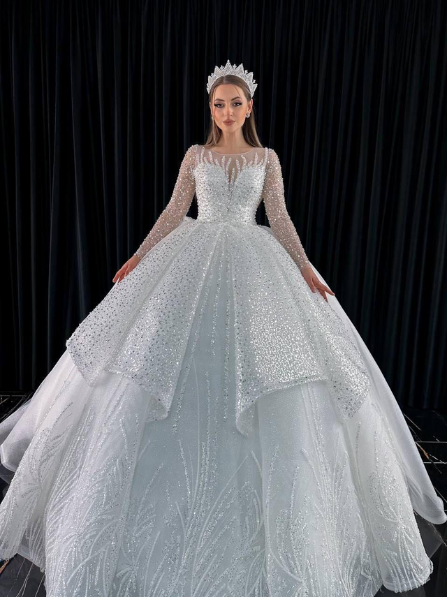 Robe de Mariée Princesse avec Paillettes Col Coeur Manches longues transparentes Brillante / Réf : RMP05