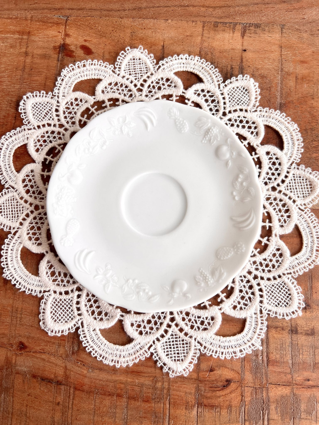 ✨ Sous tasse - en porcelaine &quot;motifs fruits en relief&quot;