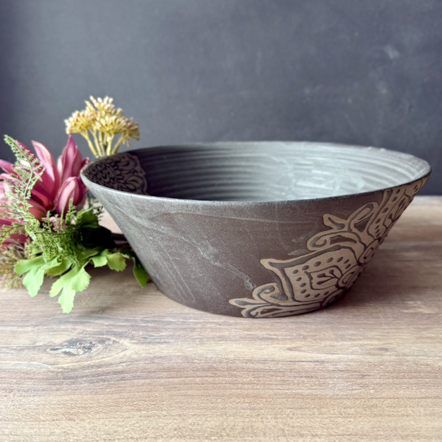 Matt Black Bowl with hand-drawn flower patterns | Large Bowl, dark matt black, stoneware, handmade pottery stoneware