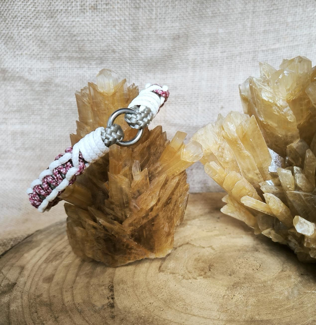 🩷 Porte-médaille “Rosée d'Aube”