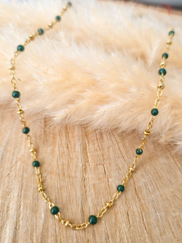 Collier finesse "Perles émaillées" - Modèle doré et vert