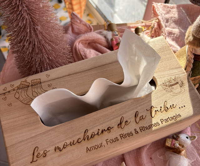 Boîte à mouchoirs en bois 