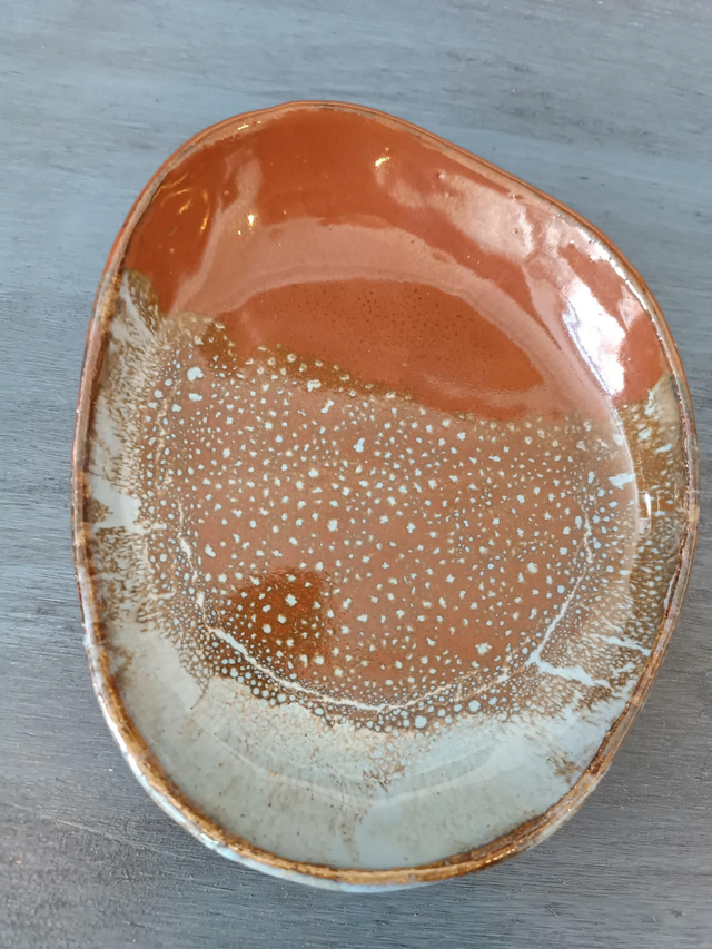 plat  oval plume kaki