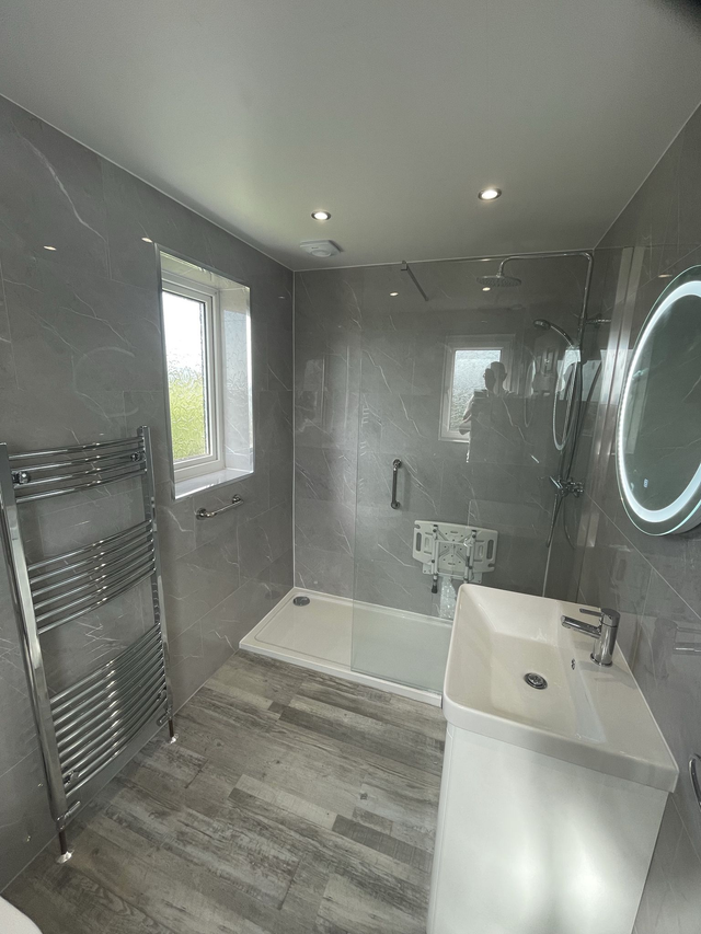  Medium Bathroom Package (Cladding) £ 5499