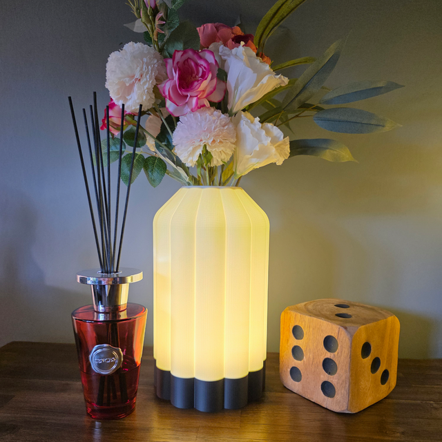 The Tulip Vase Lamp