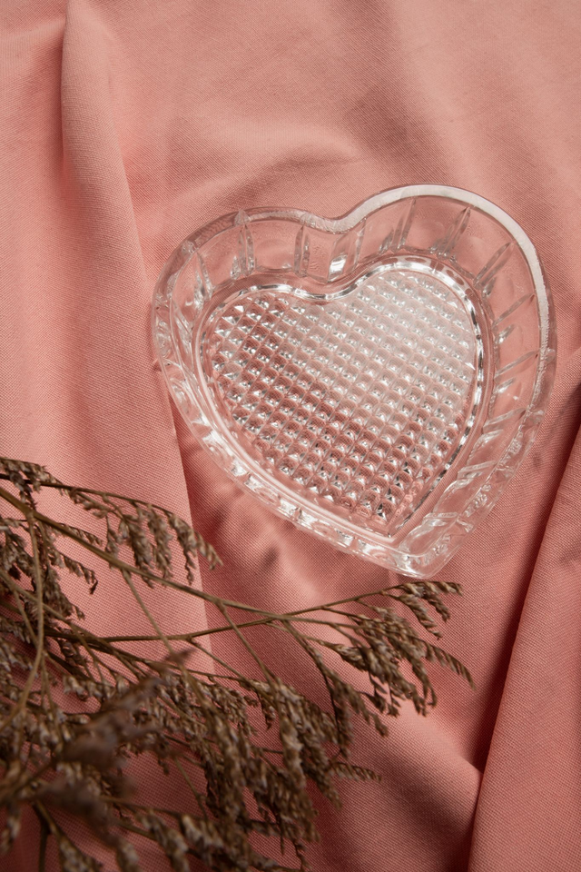 Boite en verre sculpté en forme de coeur ✨