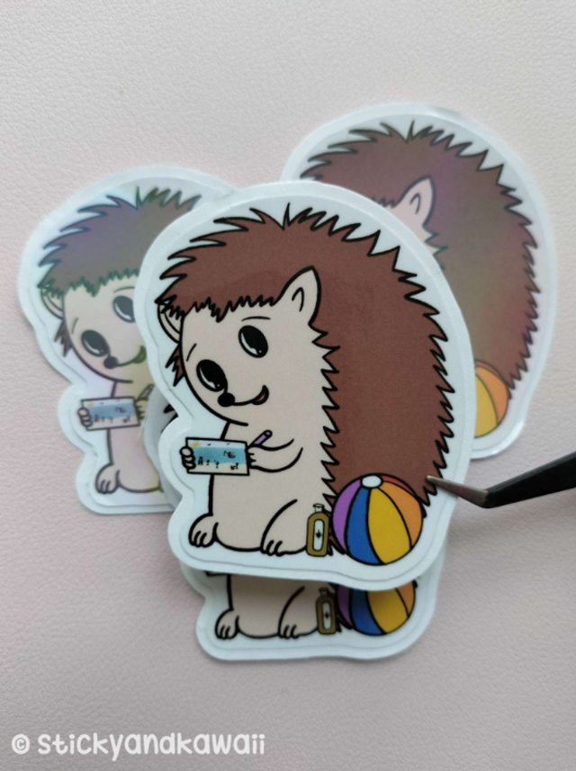 Milo le hérisson et sa carte postale