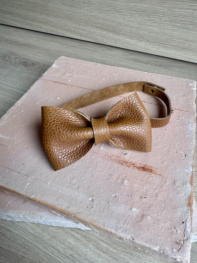 Noeud pap en cuir texturé