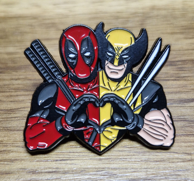 PIN&#039;S DEADPOOL &amp; WOLVERINE COEUR