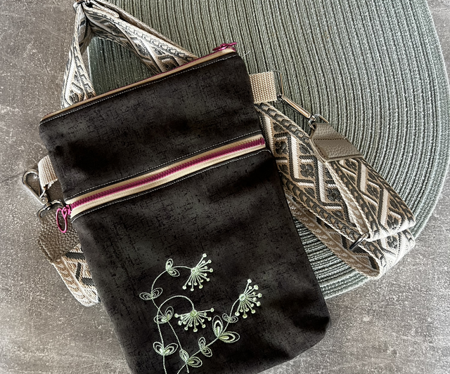 Crossbag Tasche Softshell bestickt 