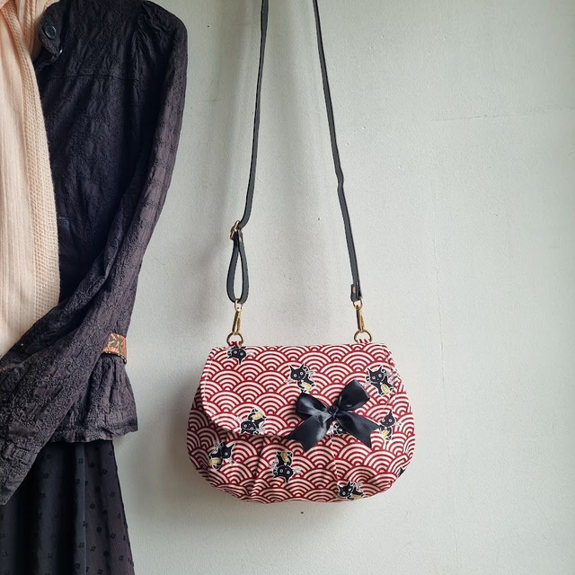 Sac forme pochette "Maneki" rouge blanc