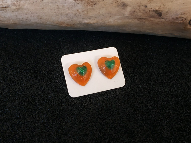 Boucles d'oreilles clous duo de cœur orangé