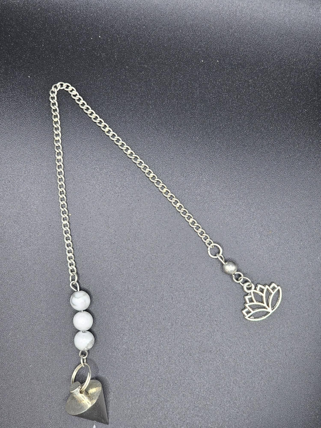 Pendule cône en métal + howlite