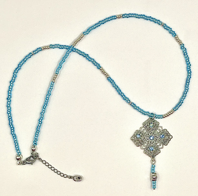 C54 - Collier perle de rocaille pendentif argenté