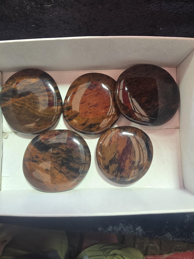 Mahogany obsidian palmstone 