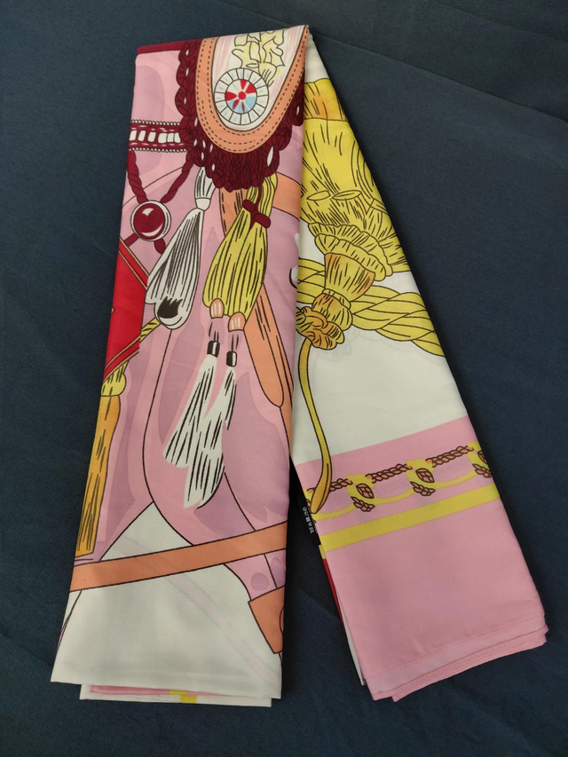 Foulard couleur rose 