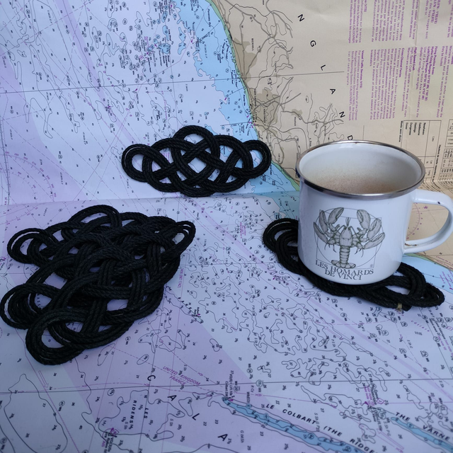 Dessous de tasse nuage noir