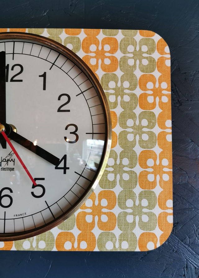 Horloge vintage pendule murale silencieuse rectangulaire "Japy vert orange"