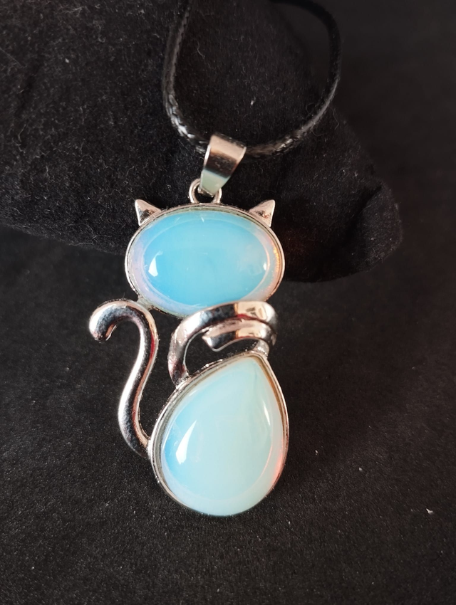 Pendentif Chat en Opaline