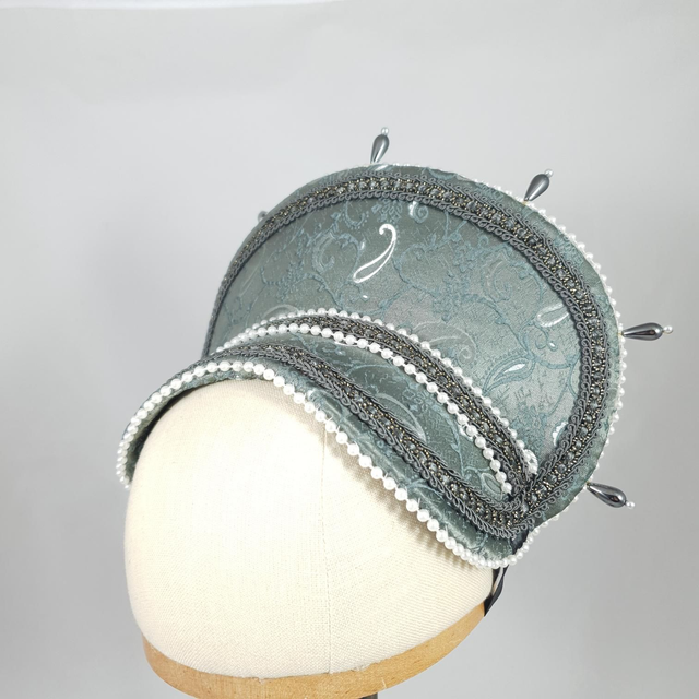 Coiffe Tudors gris argenté