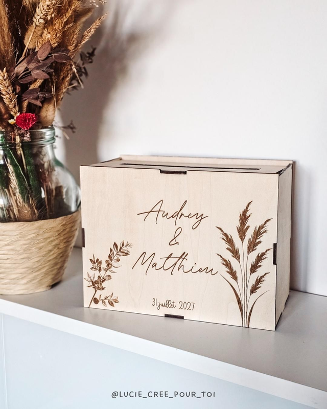 Urne de mariage en bois gravé 