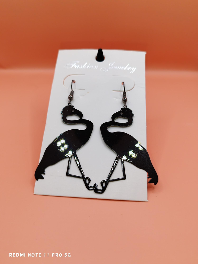 Boucles d&#039;Oreilles Flamants Noirs Stylisés