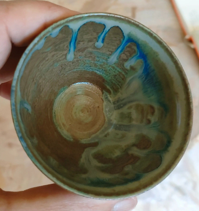 Tasses en grès – Émail vert profond à reflets bleutés – Lot ou à l’unité