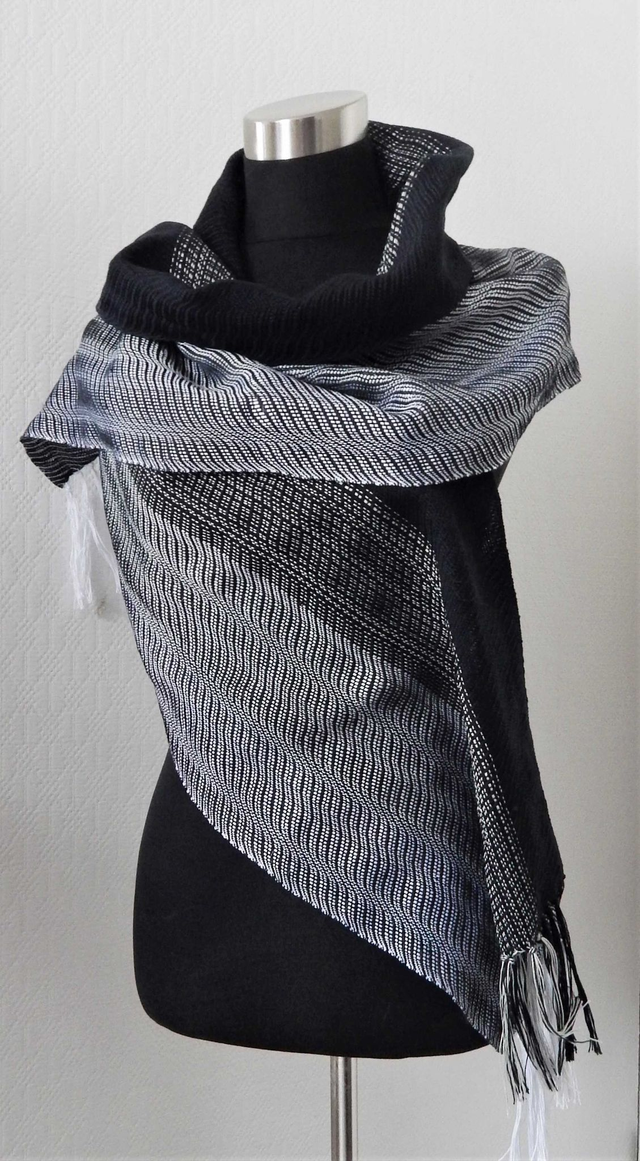 Aallokko- Huivi / Waves- Scarf